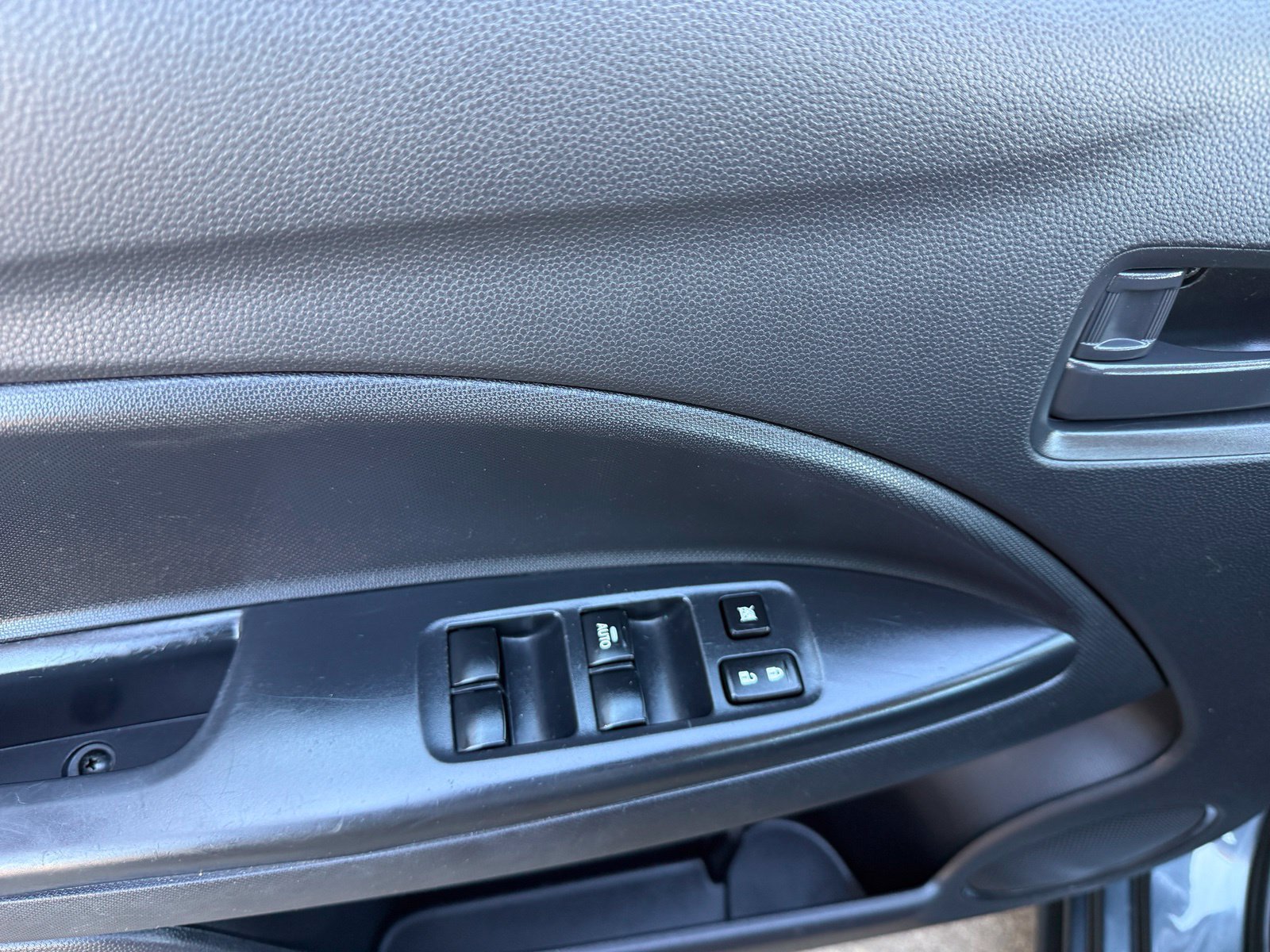 Used 2024 Mitsubishi Mirage ES FWD image 14