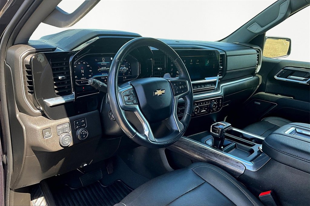 Used 2022 Chevrolet Silverado 1500 LTZ w/ Z71 Off-Road Package image 14