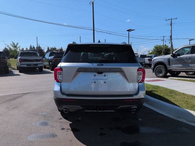 Certified 2021 Ford Explorer XLT w/ Equipment Group 202A AWD/4WD image 4