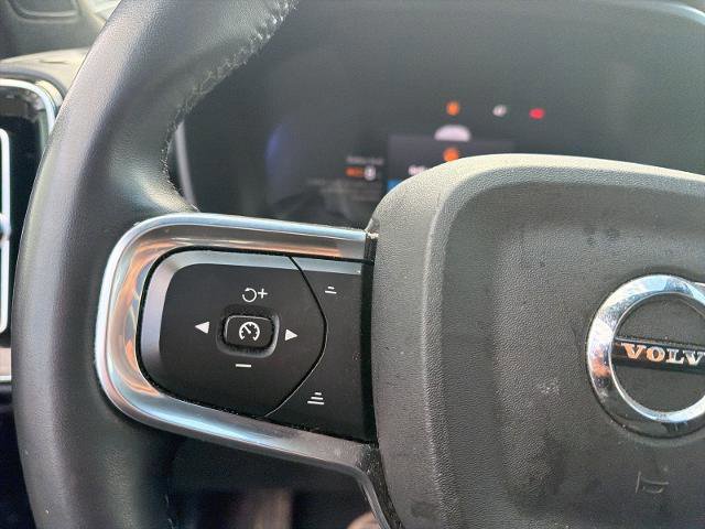 Used 2022 Volvo XC40 P8 Recharge Plus image 18