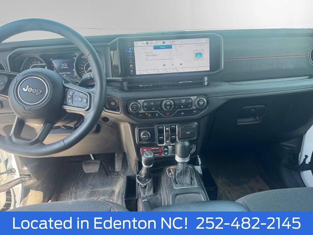 Used 2024 Jeep Gladiator Rubicon w/ Convenience Group AWD/4WD image 11