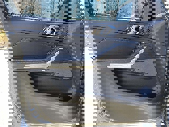 Used 2023 BMW X7 xDrive40i w/ Executive Package image 17