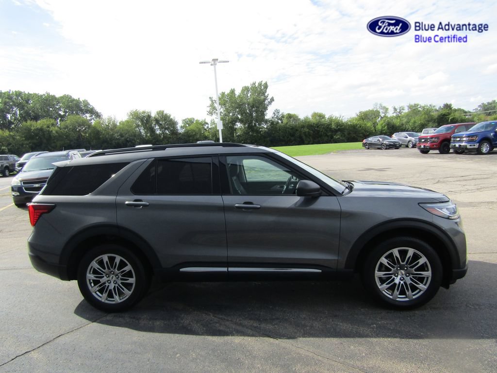 Certified 2025 Ford Explorer Active w/ Active Comfort Package AWD/4WD image 9