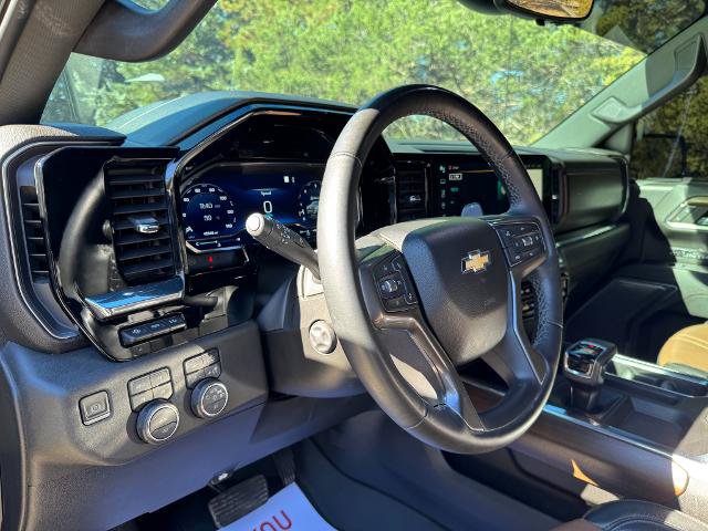 Used 2023 Chevrolet Silverado 1500 High Country w/ Technology Package AWD/4WD image 13