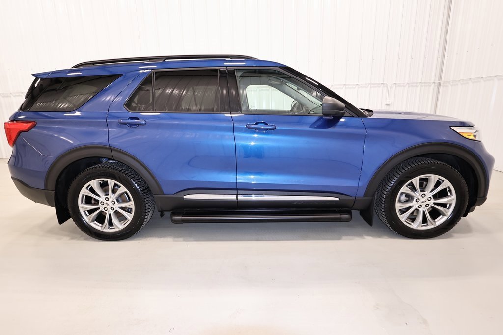 Certified 2020 Ford Explorer XLT w/ Equipment Group 202A image 9