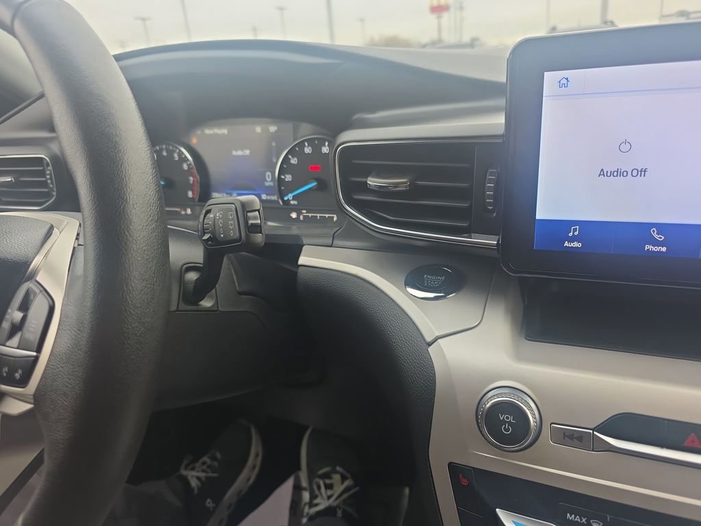 Certified 2024 Ford Explorer XLT w/ Equipment Group 202A image 31