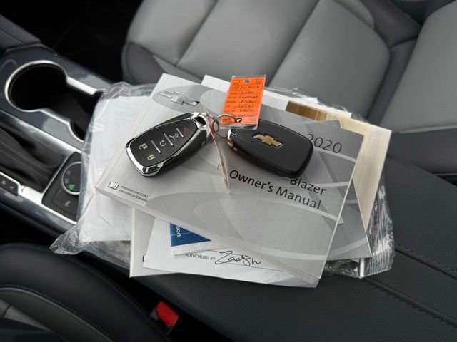 Used 2020 Chevrolet Blazer LT w/ Sound & Technology Package FWD image 6
