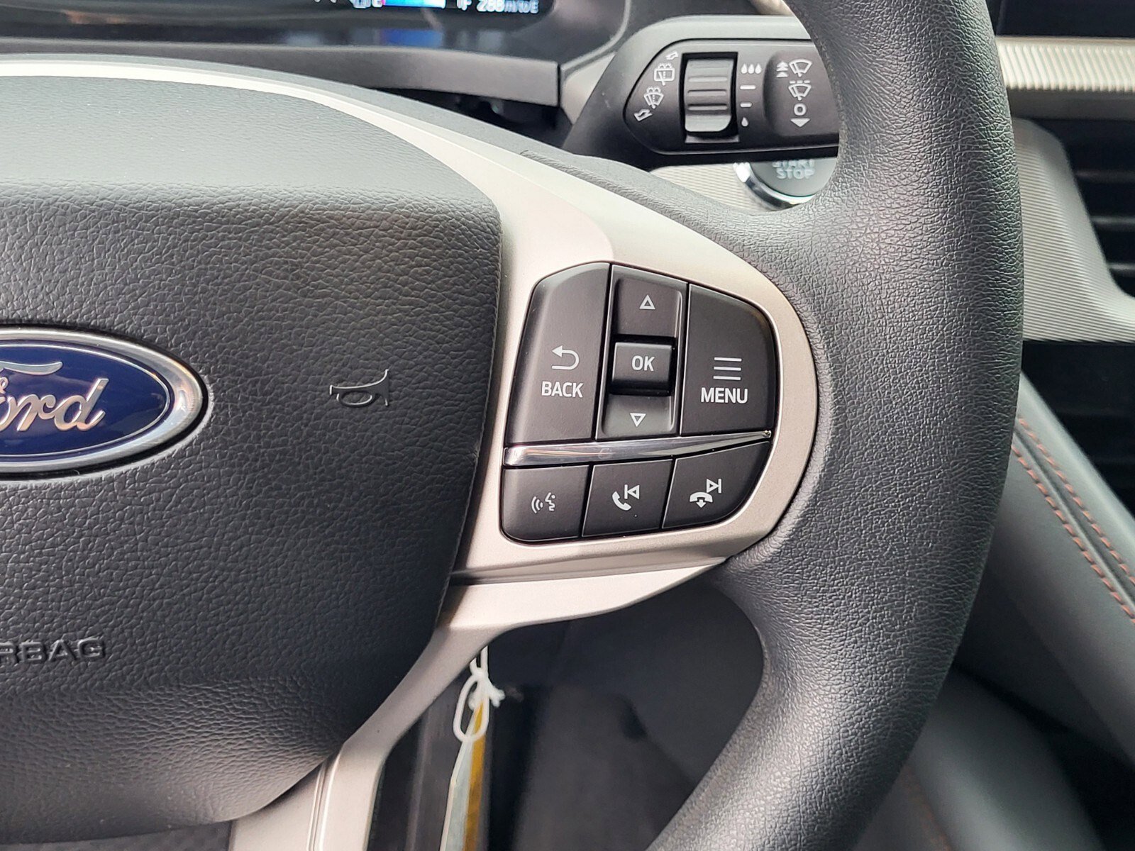 Certified 2026 Ford Explorer Active RWD image 28