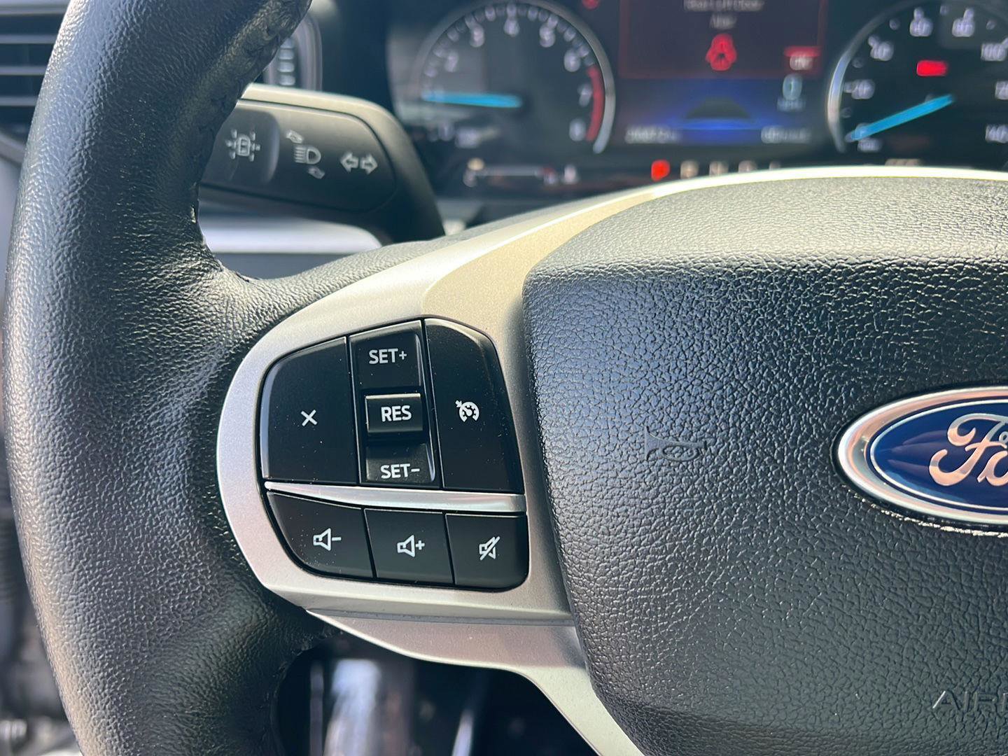 Certified 2024 Ford Explorer XLT image 22