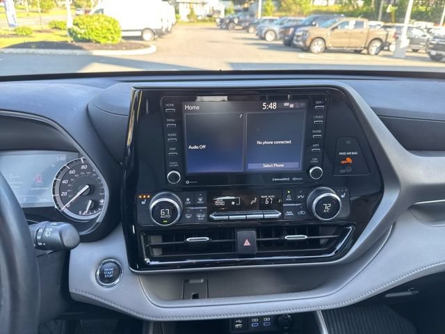 Used 2022 Toyota Highlander XLE AWD/4WD image 28