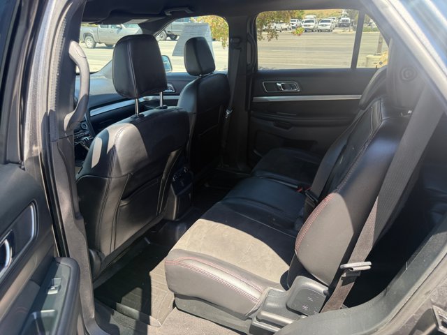 Certified 2018 Ford Explorer XLT w/ Equipment Group 202A AWD/4WD image 24