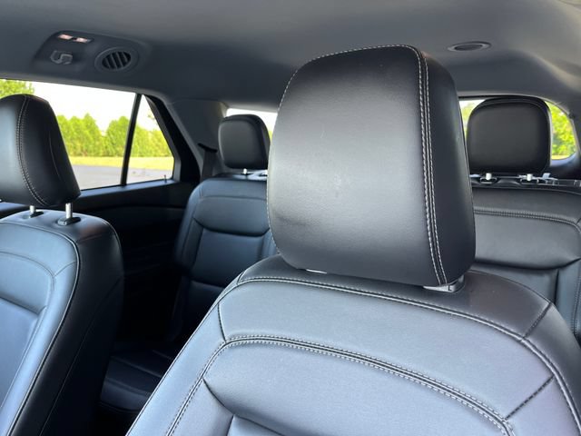 Certified 2022 Ford Explorer XLT w/ Equipment Group 202A AWD/4WD image 15