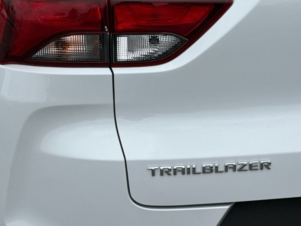 Used 2023 Chevrolet TrailBlazer LT w/ Convenience Package FWD image 25