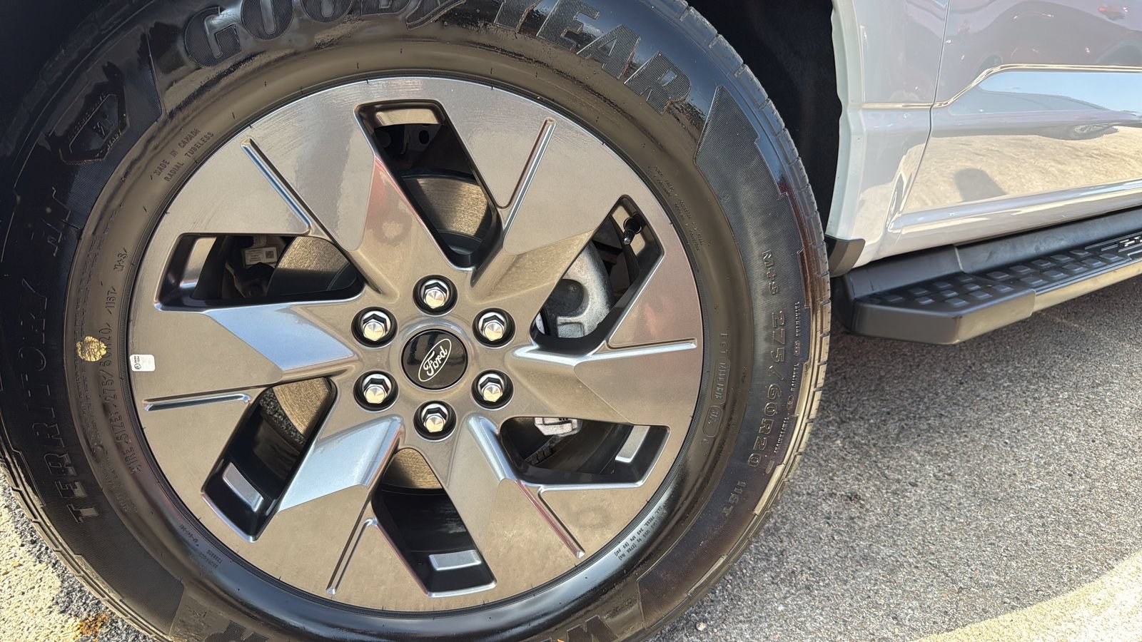 Certified 2024 Ford F150 Lightning Lariat AWD/4WD image 30