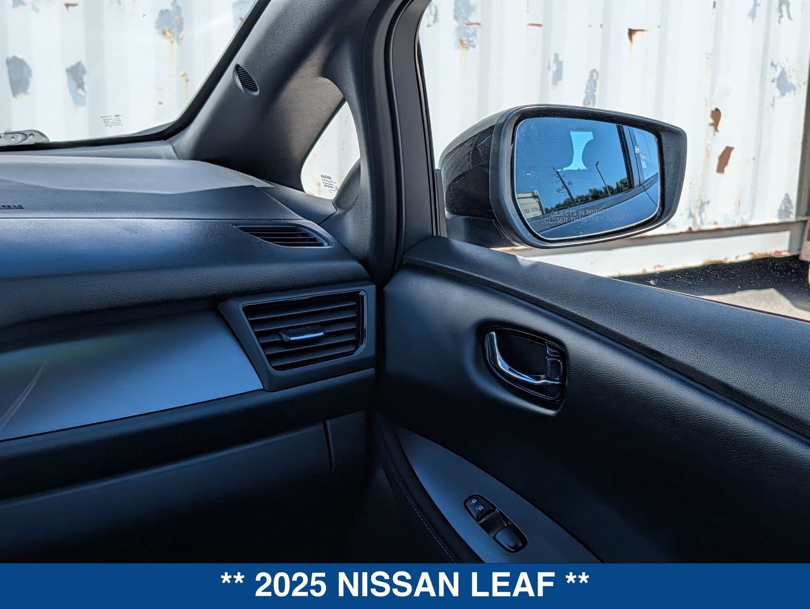 Used 2025 Nissan Leaf S FWD image 18