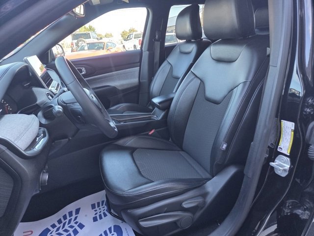 Used 2024 Jeep Compass Latitude image 12