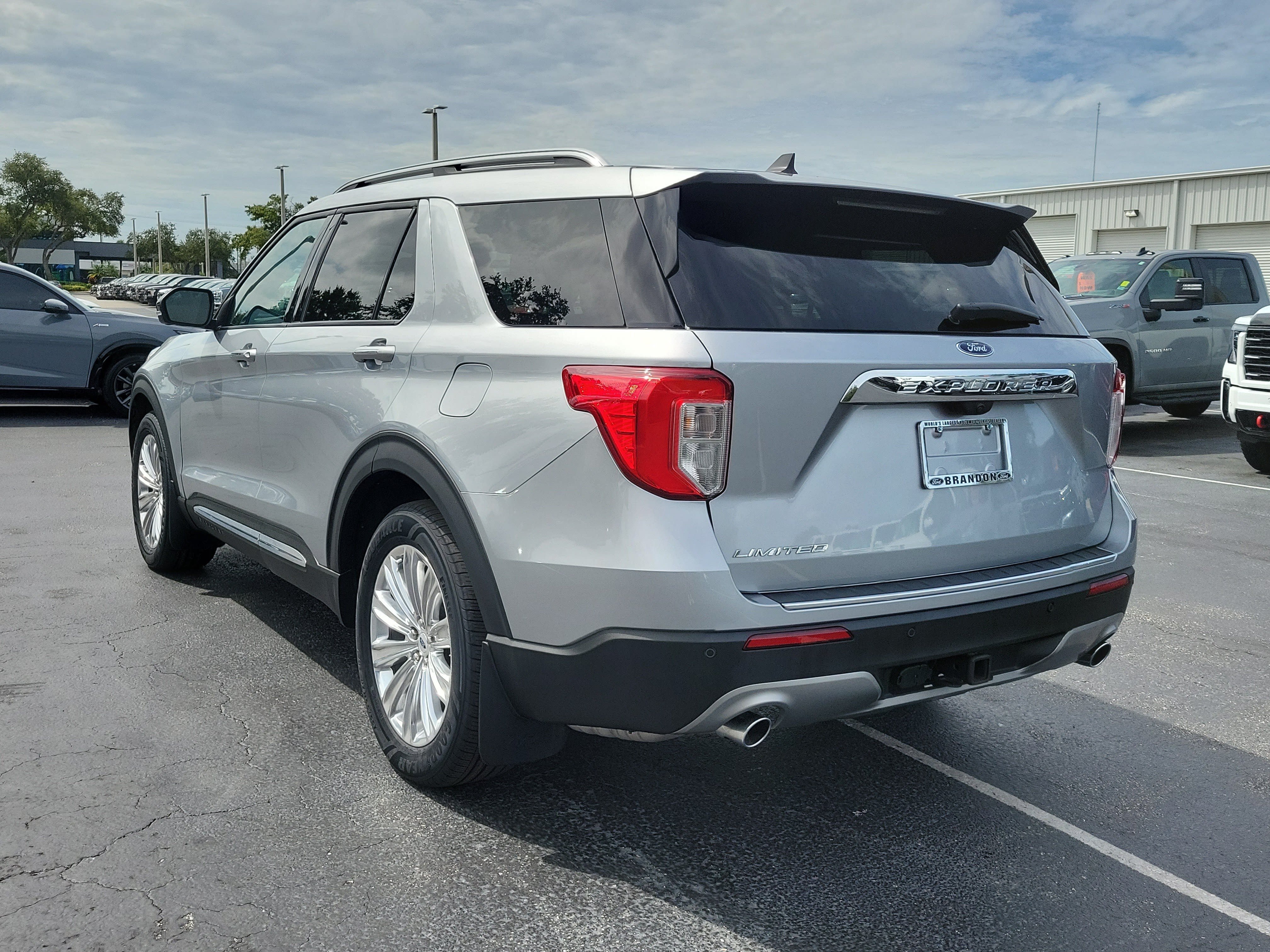 Certified 2023 Ford Explorer Limited w/ Equipment Group 301A RWD image 7