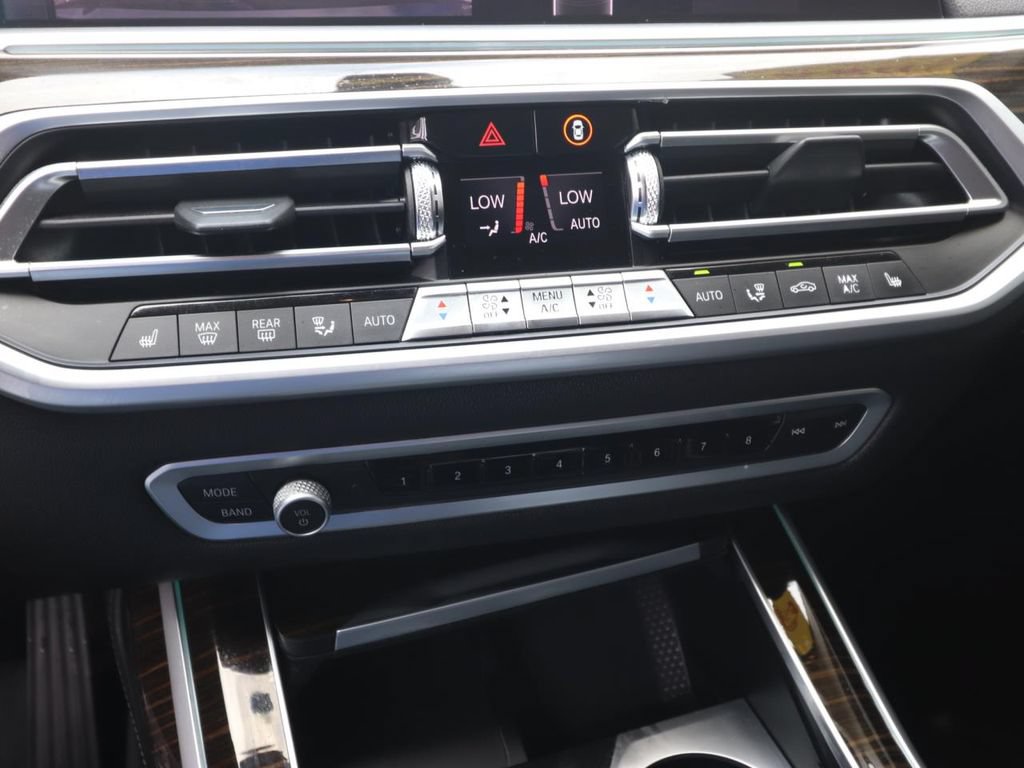 Used 2020 BMW X7 xDrive40i w/ Cold Weather Package AWD/4WD image 22