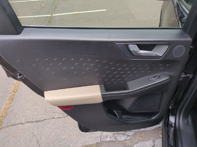 Certified 2020 Ford Escape Titanium AWD/4WD image 28