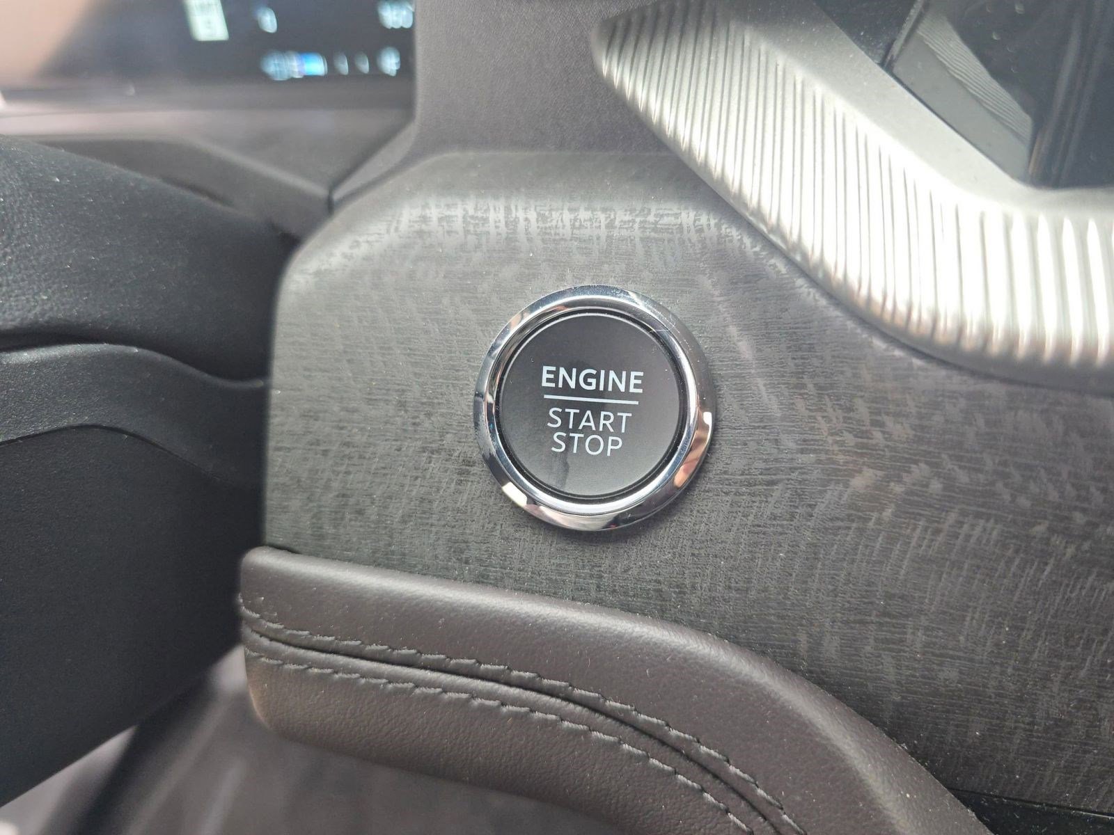 Certified 2025 Ford Explorer Platinum image 25