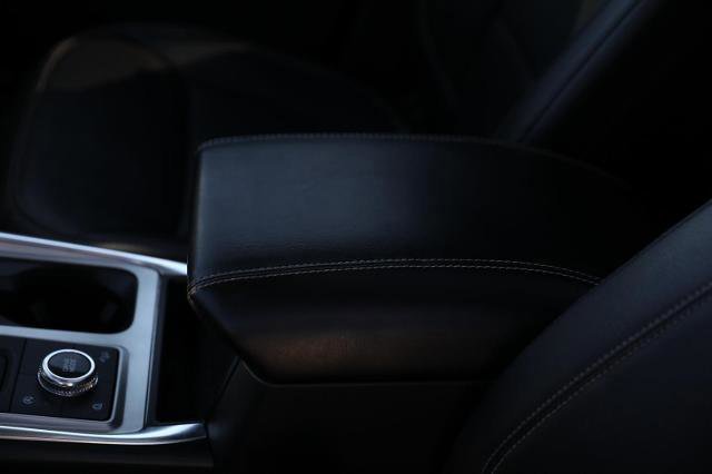 Certified 2021 Ford Explorer Limited w/ Equipment Group 301A image 27