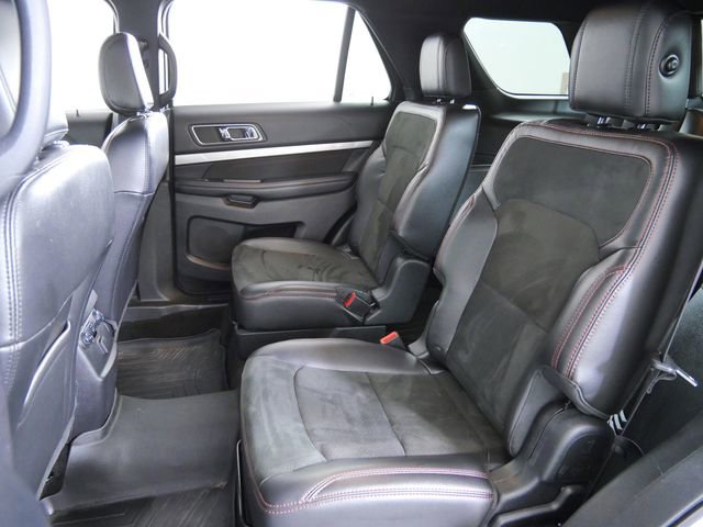 Certified 2018 Ford Explorer XLT w/ Equipment Group 202A AWD/4WD image 20