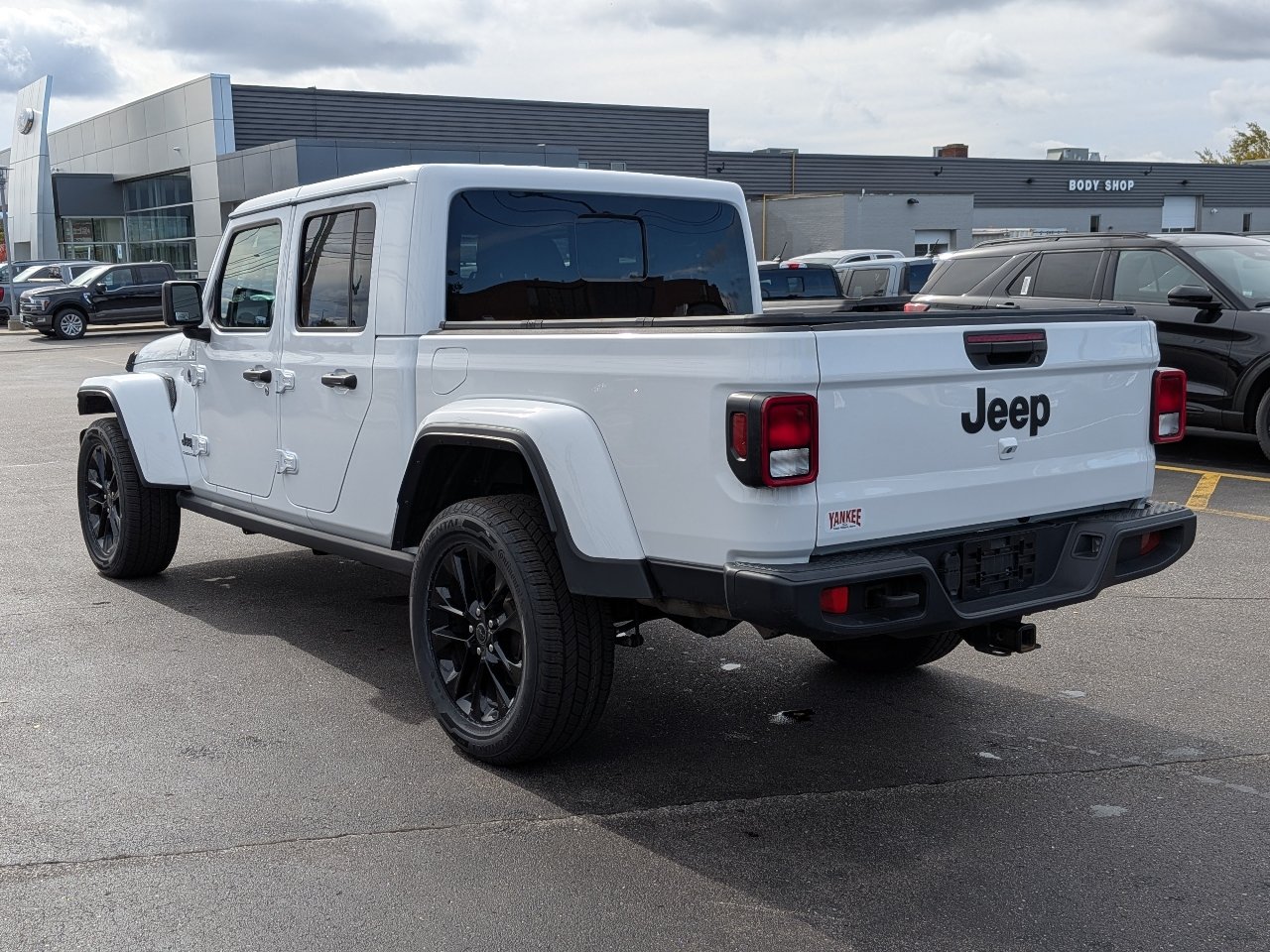 Used 2024 Jeep Gladiator Sport AWD/4WD image 6