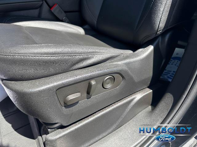 Used 2023 Chevrolet Tahoe Z71 w/ Luxury Package AWD/4WD image 15