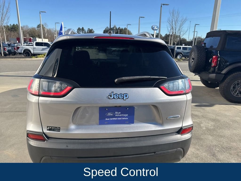 Used 2019 Jeep Cherokee Latitude w/ Popular Appearance Group image 3