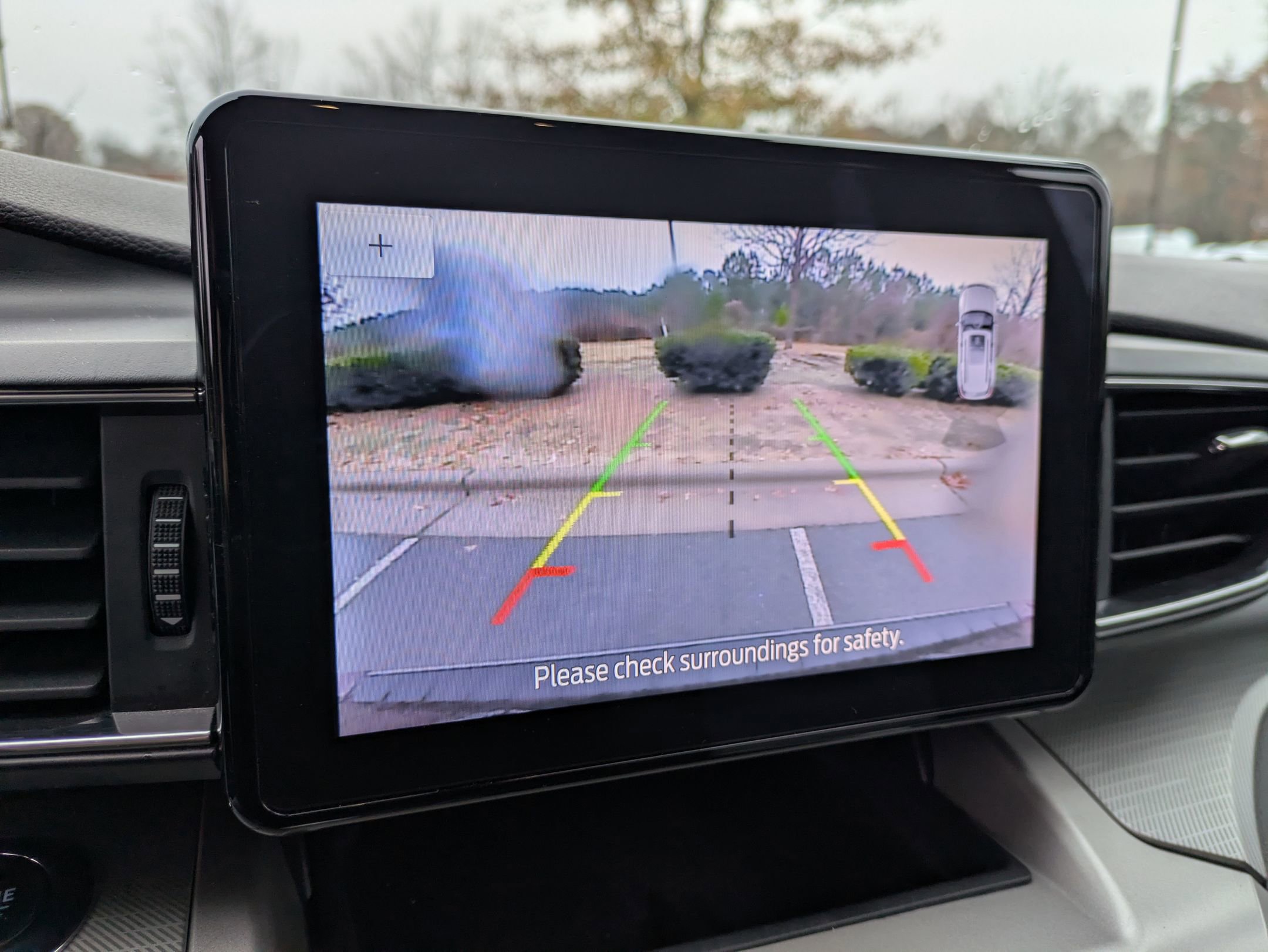 Certified 2022 Ford Explorer XLT w/ Equipment Group 202A image 27