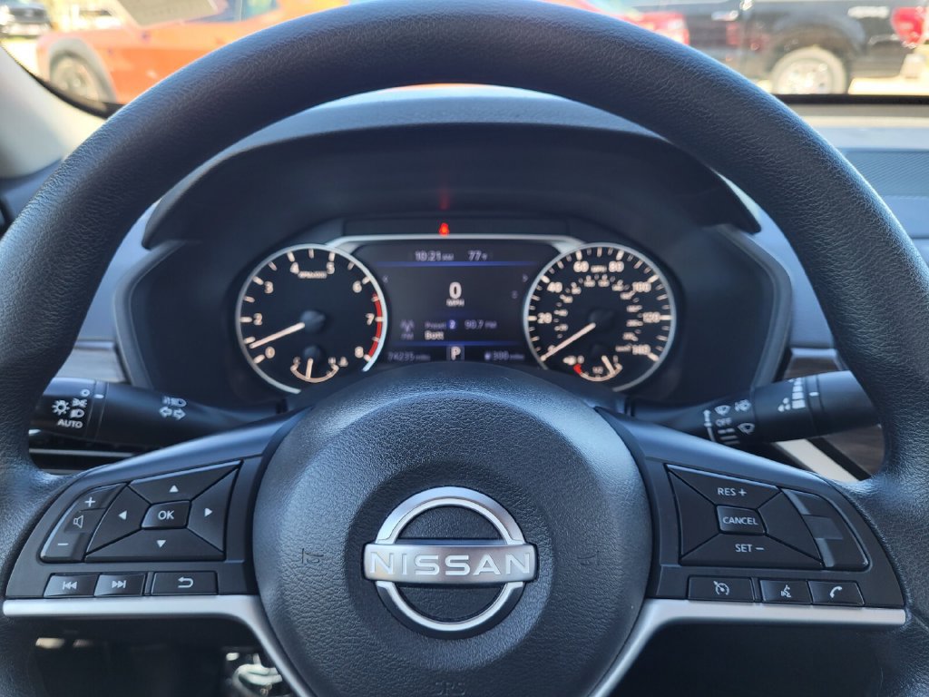 Used 2023 Nissan Altima 2.5 SV FWD image 33