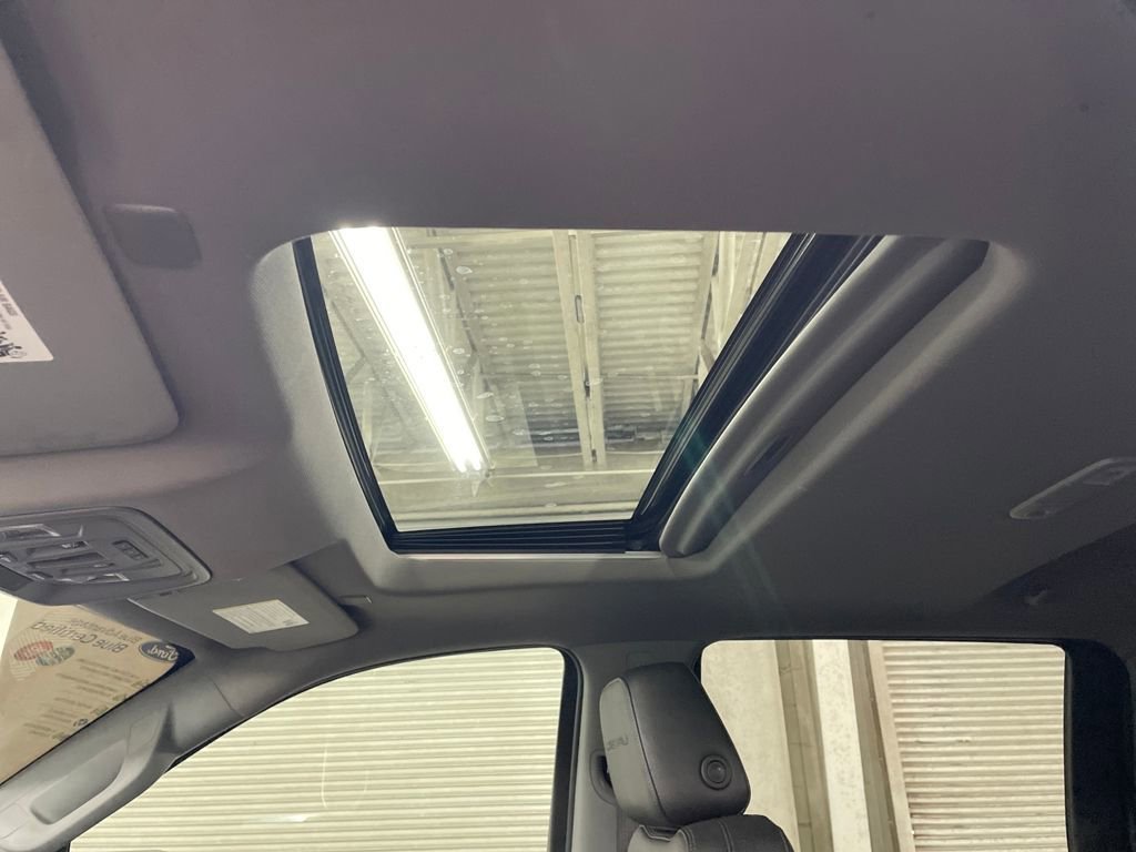 Used 2022 GMC Sierra 1500 Denali w/ Denali Premium Package image 17