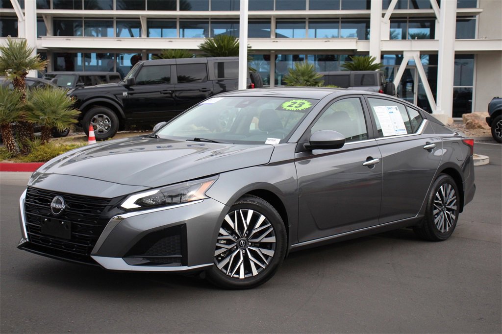 Used 2023 Nissan Altima 2.5 SV