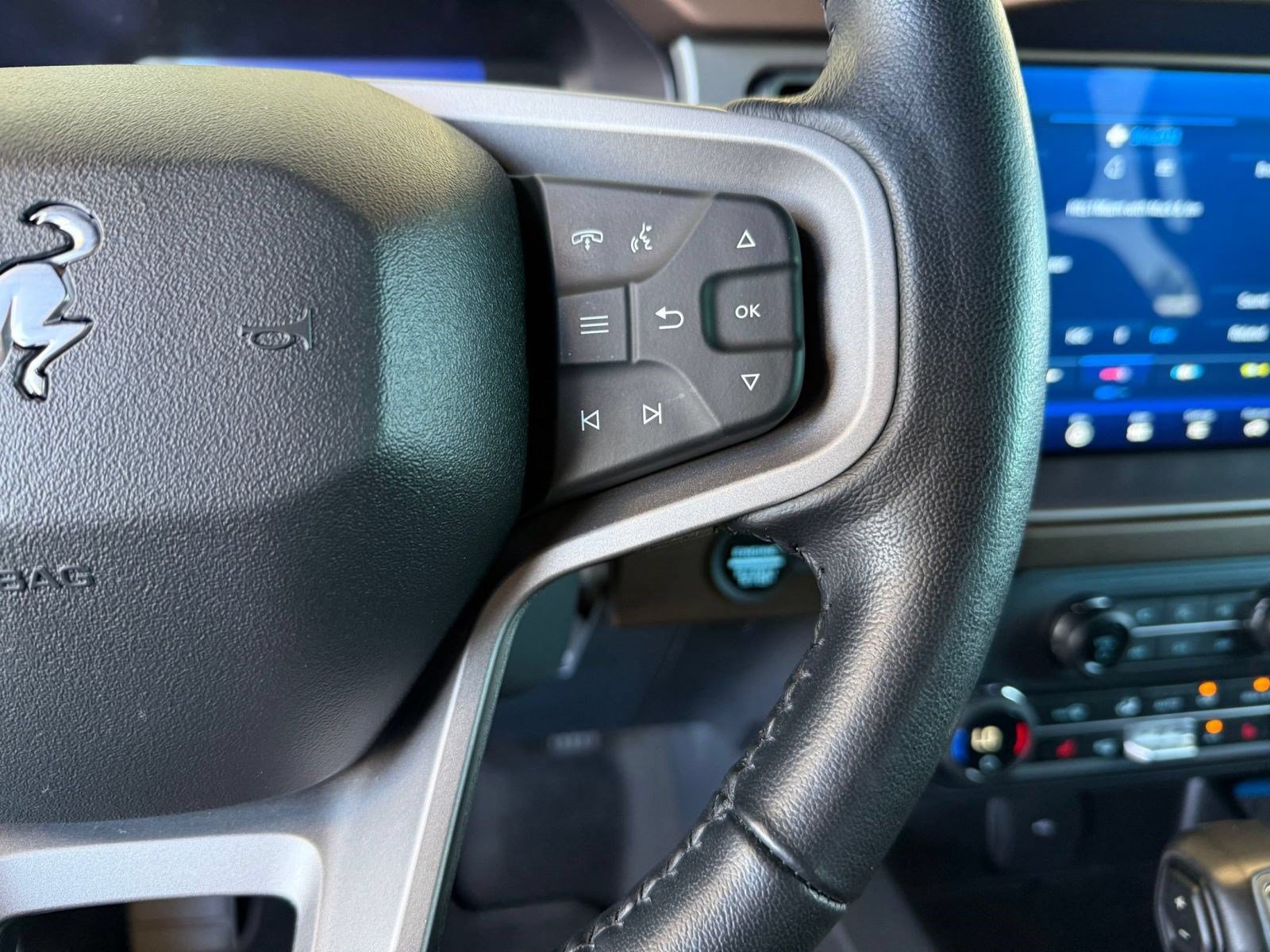 Certified 2023 Ford Bronco Outer Banks w/ Sasquatch Package AWD/4WD image 18