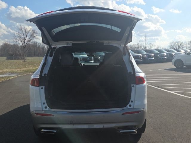 Used 2024 Buick Enclave Premium image 12