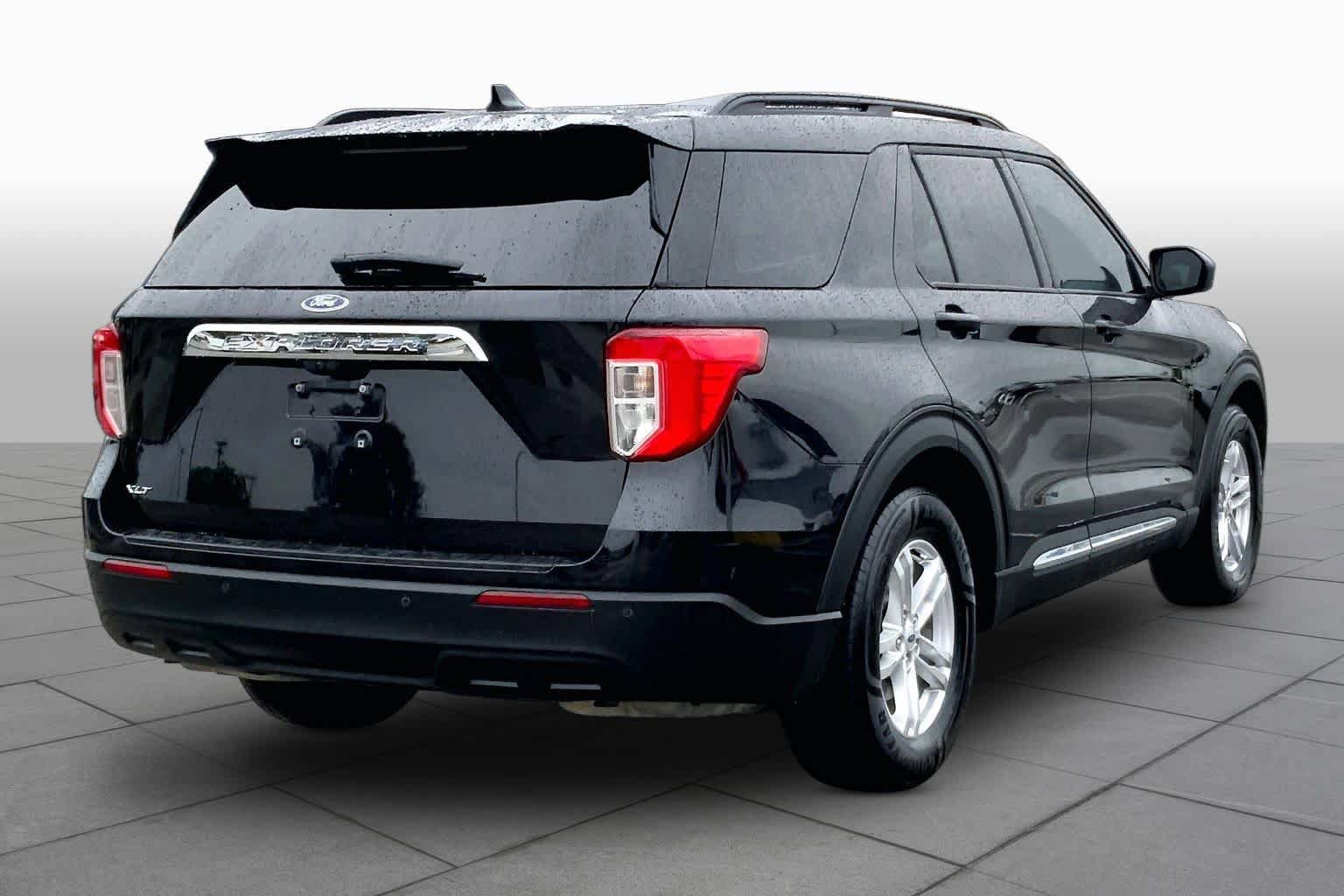 Certified 2022 Ford Explorer XLT RWD image 13