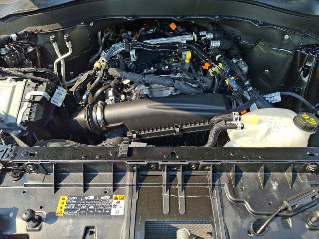 Certified 2025 Ford Explorer Active AWD/4WD image 28