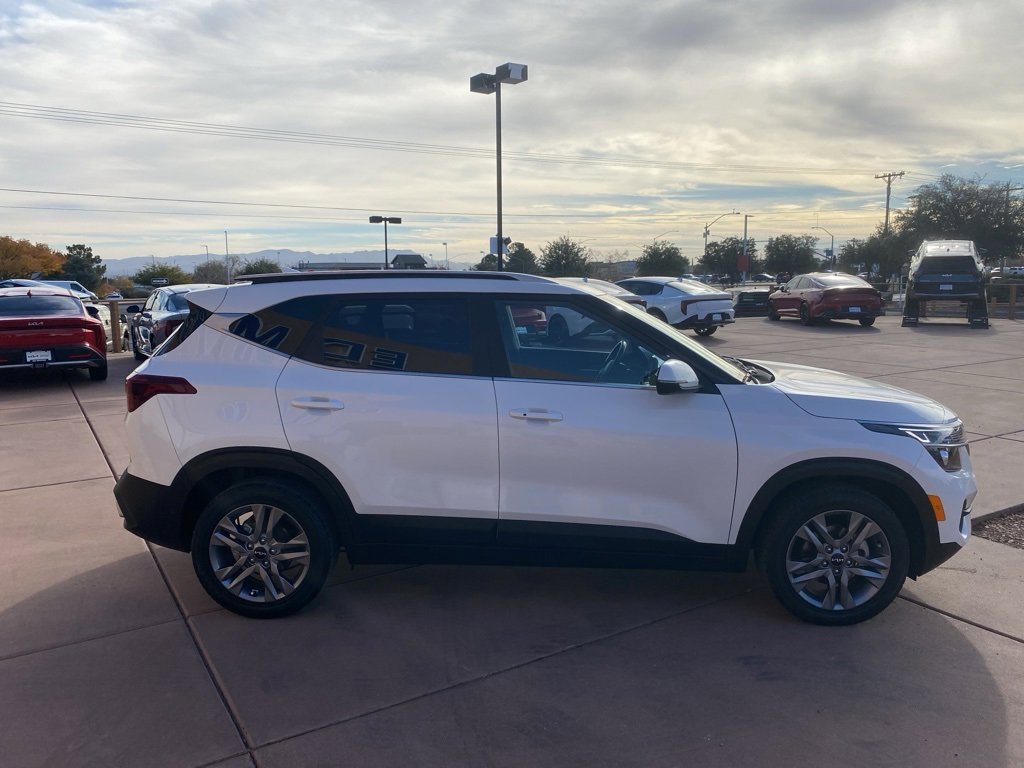 Used 2023 Kia Seltos S image 9