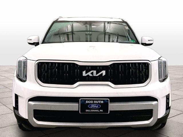 Used 2024 Kia Telluride EX w/ EX Captain's Chair Package AWD/4WD image 3