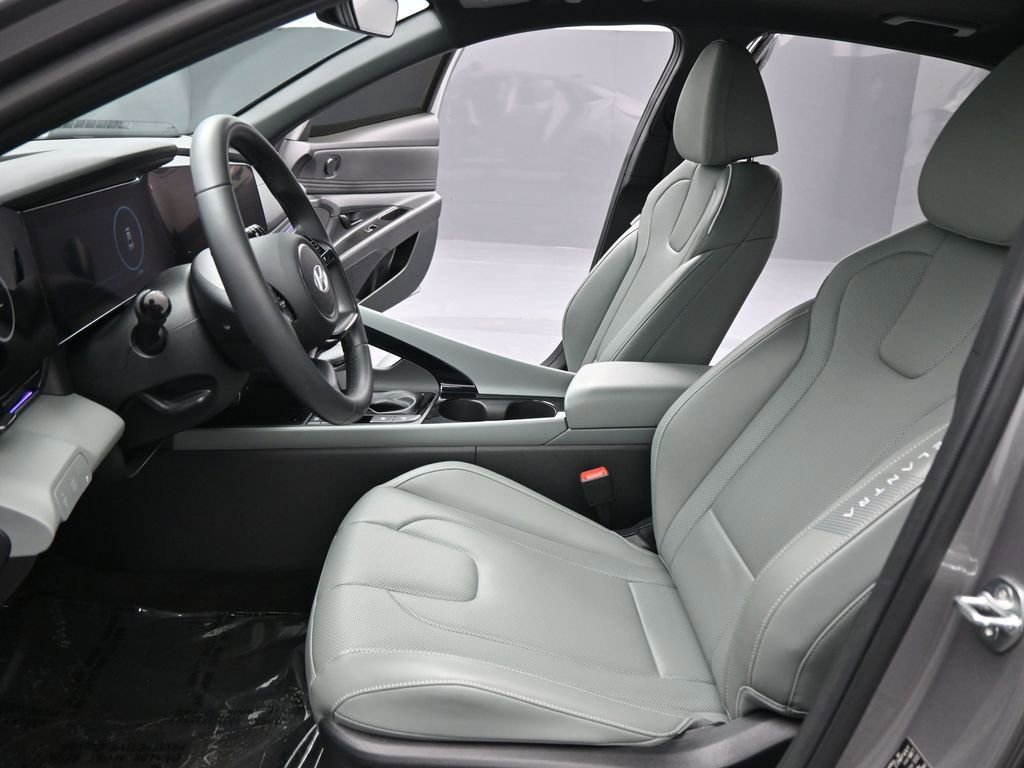 Used 2024 Hyundai Elantra Limited image 37
