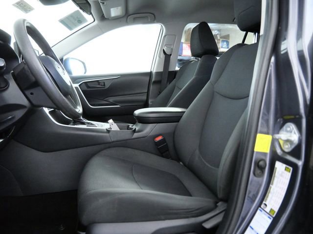 Used 2019 Toyota RAV4 LE AWD/4WD image 17