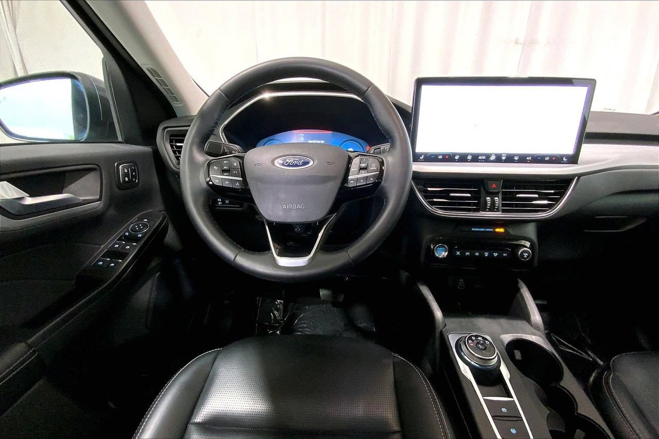 Certified 2024 Ford Escape Platinum AWD/4WD image 4