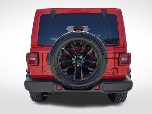Used 2025 Jeep Wrangler Unlimited Sahara AWD/4WD image 8