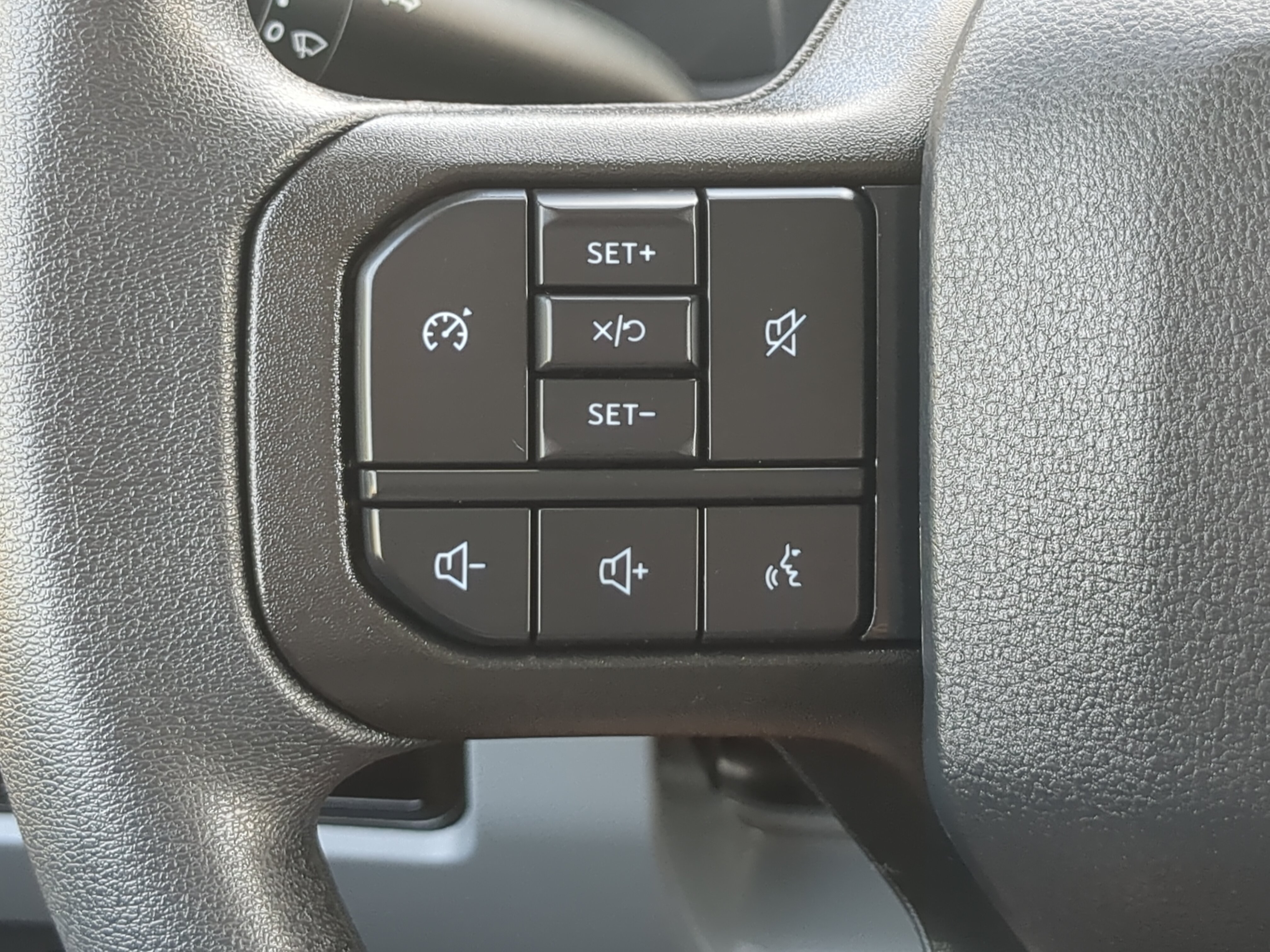 Certified 2025 Ford F250 XLT AWD/4WD image 23