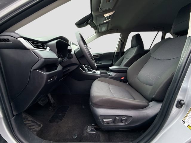 Used 2025 Toyota RAV4 XLE image 25