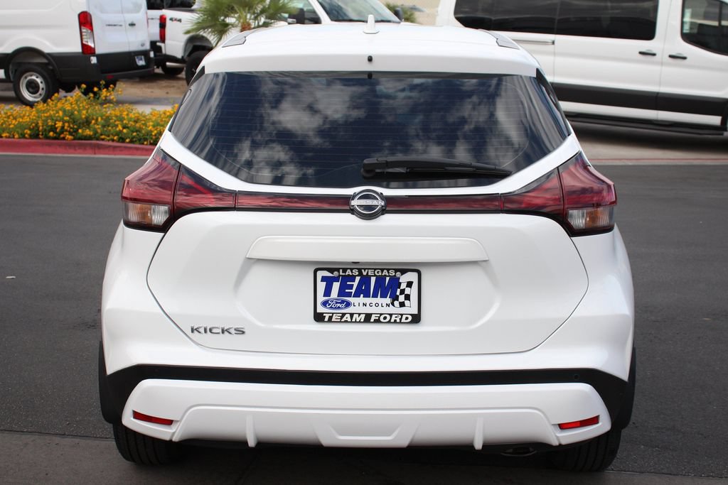 Used 2022 Nissan Kicks S FWD image 7