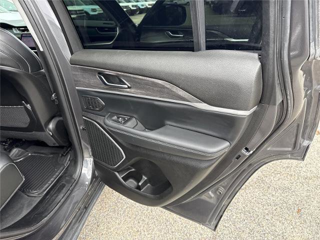 Used 2022 Jeep Grand Cherokee Limited w/ MOPAR Finishing Package image 23