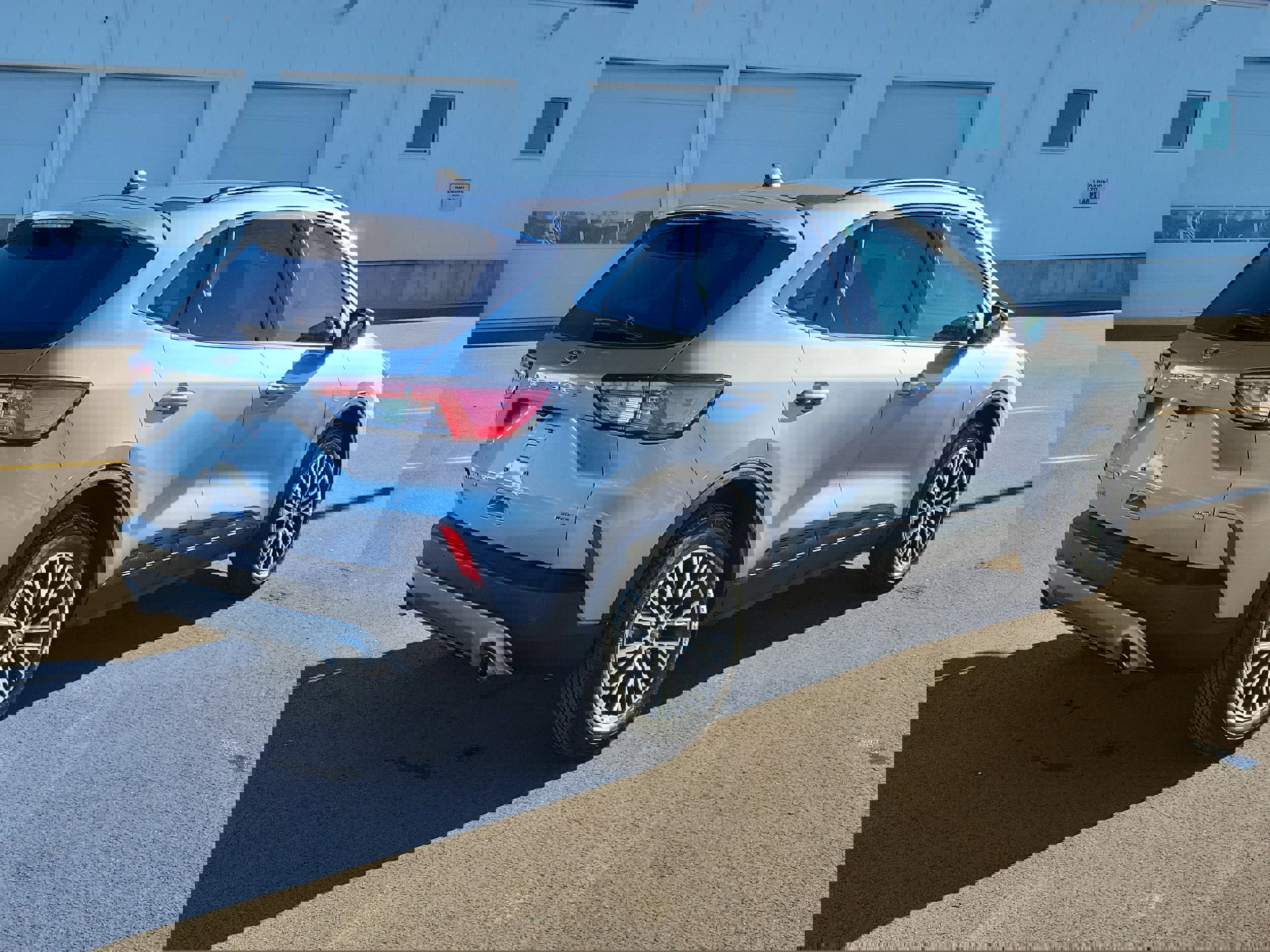Certified 2022 Ford Escape Titanium image 3