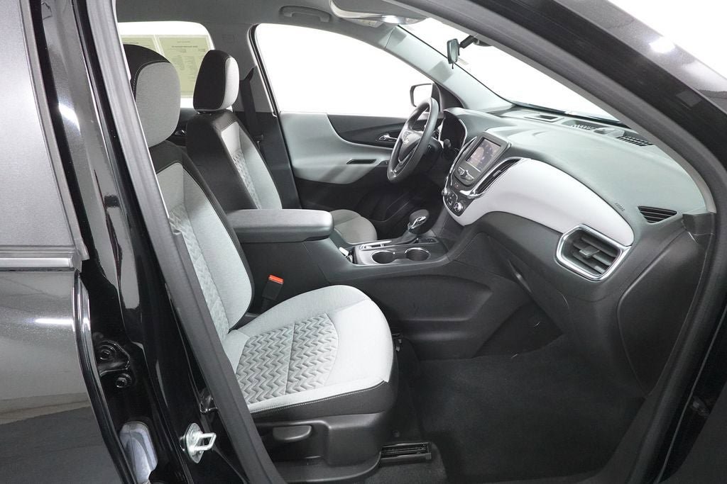 Used 2024 Chevrolet Equinox LS w/ Driver Confidence II Package AWD/4WD image 30