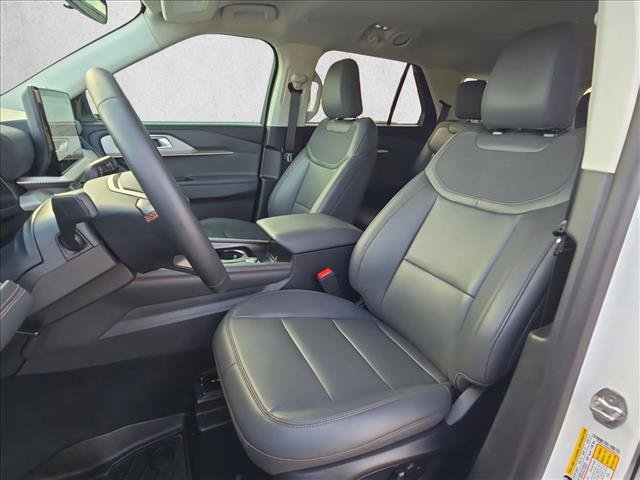 Certified 2025 Ford Explorer Active w/ Active Comfort Package RWD image 15